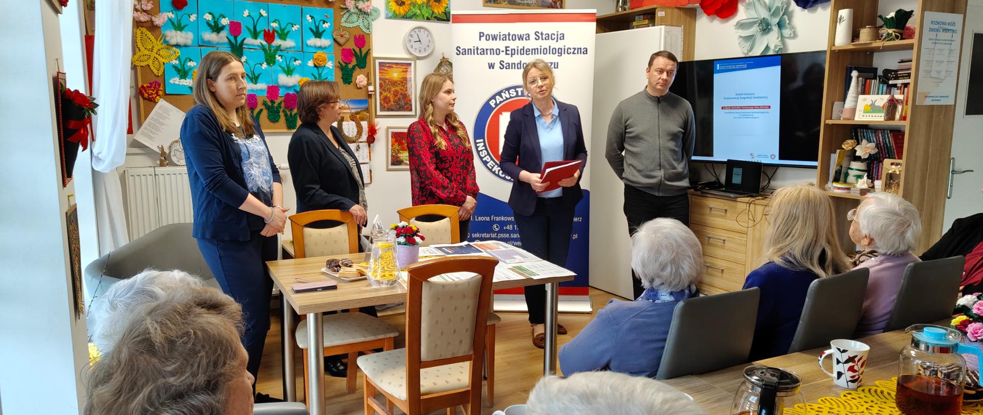 Sanepid z wizytą u seniorów