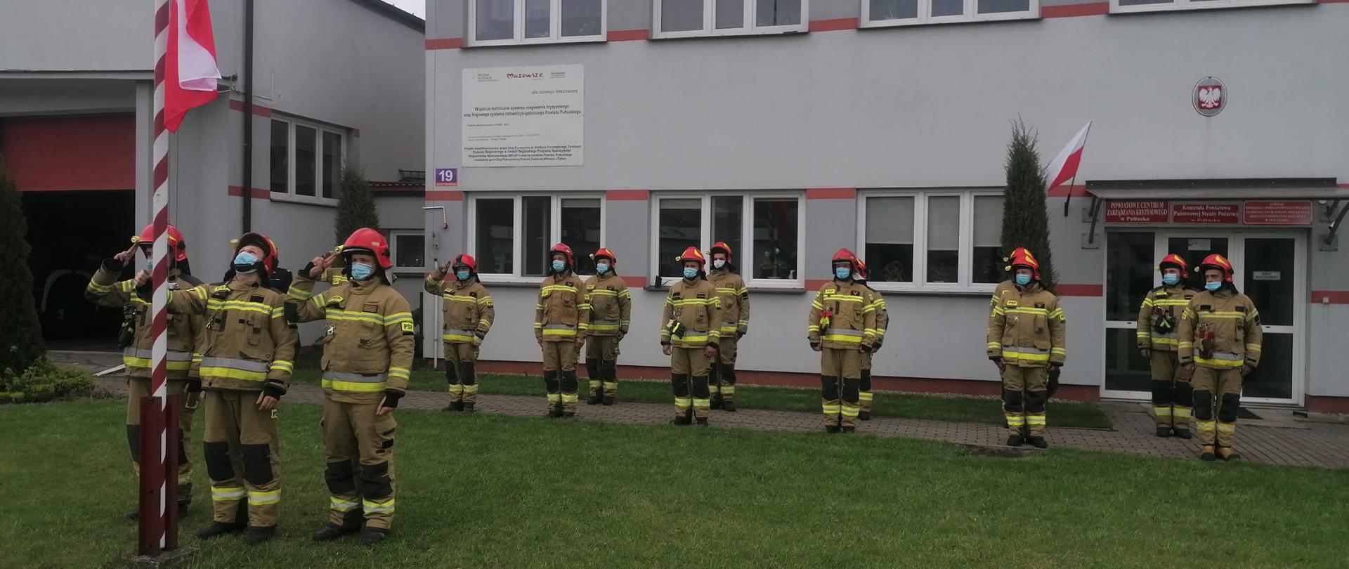 Uroczyste podniesienie flagi