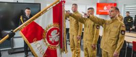 Ślubowanie nowo przyjętych strażaków w Komendzie Powiatowej Państwowej Straży Pożarnej w Sandomierzu