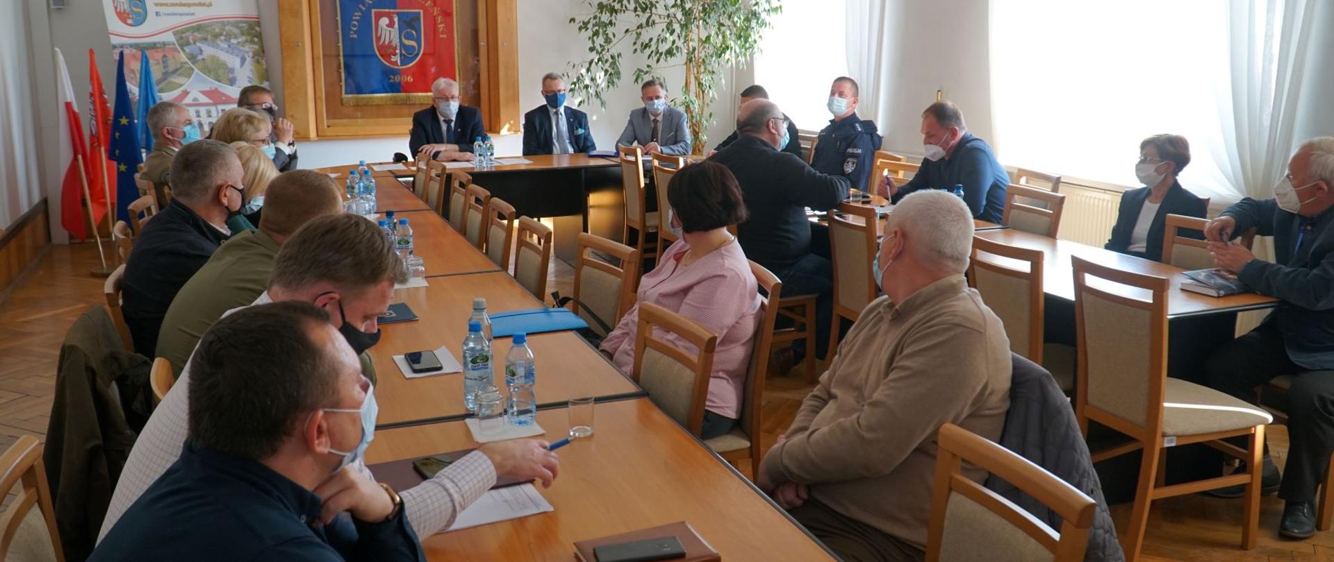 Posiedzenie Powiatowego Zespołu Zarządzania Kryzysowego.