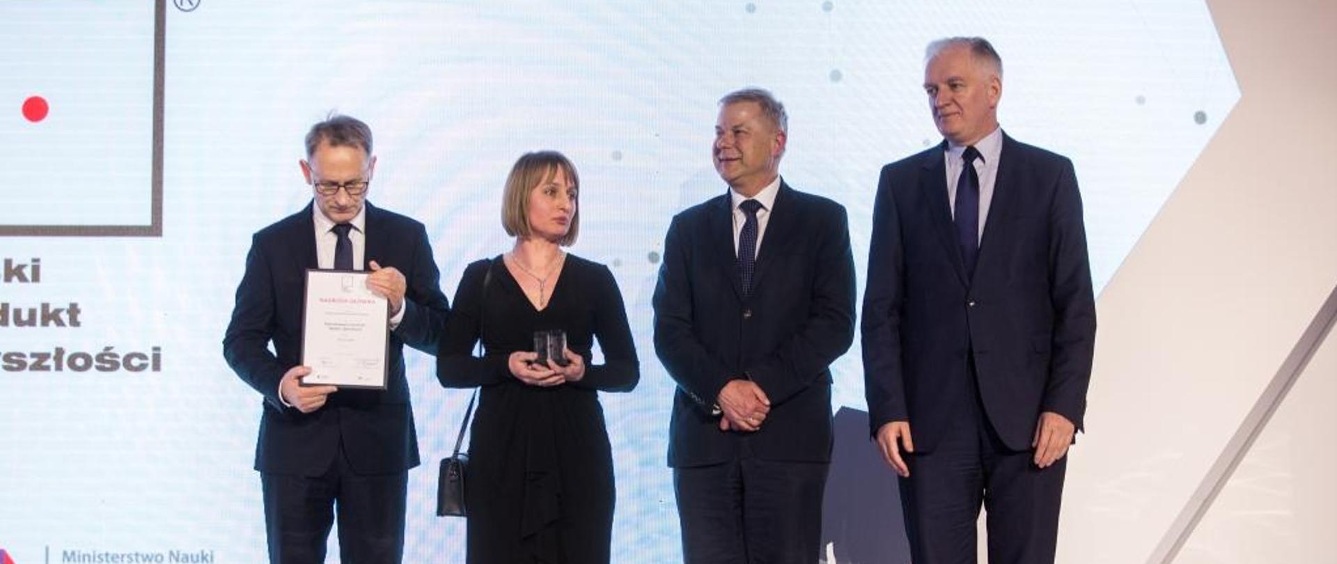 Na zdjęciu minister Gowin i inni uczestnicy uroczystości