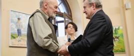 Minister kultury odznaczył prof. Andrzeja Tyszkę , fot. Danuta Matloch