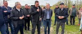 Rządowa delegacja pod przewodnictwem Ministra Rolnictwa i Rozwoju Wsi Stefana Krajewskiego w sprawie przymrozków i szkód w polskich sadach. Członkiem delegacji był także Dyrektor Generalny Krajowego Ośrodka Wsparcia Rolnictwa Henryk Smolarz.