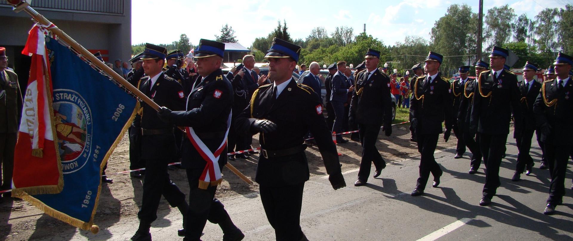 Zdjęcie przedstawia obchody powiatowego dnia strażaka w Chociwiu