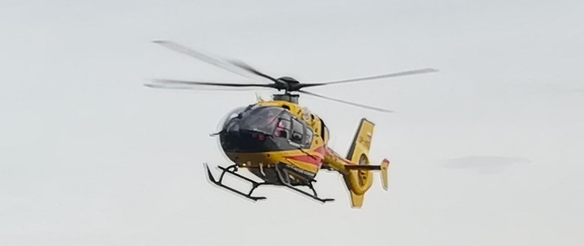 Na zdjęciu widać śmigłowiec Lotniczego Pogotowia ratunkowego.