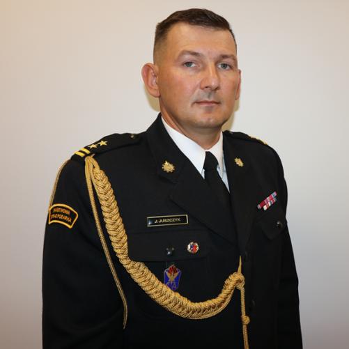 Zdjęcie przedstawia wizerunek Zastępcy Komendanta Powiatowego PSP w Staszowie