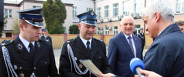 Wręczenie promes na zakup nowych samochodów ratowniczo-gaśniczych