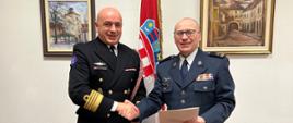 Attaché Obrony przy Ambasadzie RP w Zagrzebiu, komandor Zbigniew Romanowski oraz Szef Pionu Współpracy Międzynarodowej i Bezpieczeństwa w MON pułkownik Dražen Jožef