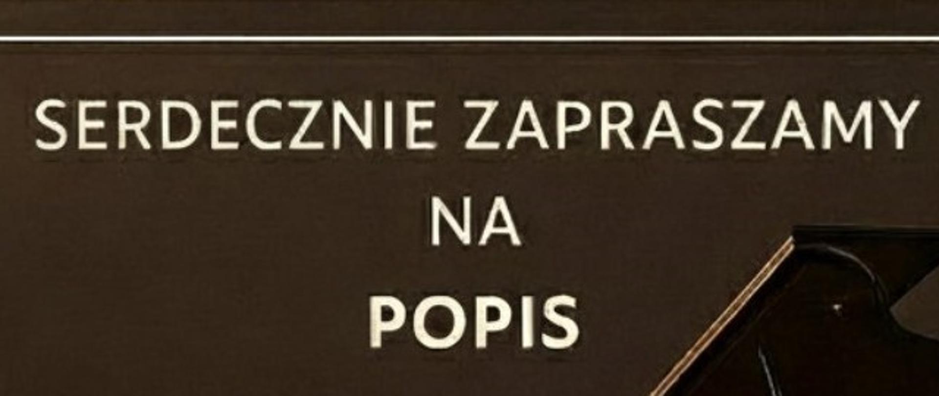 Palakat z wydarzeniem - Popis klasy fortepianu Alicji Stasiowskiej-Piwowar i klasy skrzypiec Klaudii Mruk, który odbędzie się 4 grudnia 2025r. godz. 17:15 w auli ZPSM w Dębicy' tło plakatu jest brązowe, po lewej stronie plakatu w górnej części widnieje fortepian, poniżej zaś umieszczono skrzypce, napisy są koloru beżowego