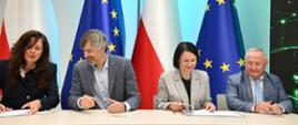 Podpisanie 6 umów dot. budowy i rozbudowy sieci elektroenergetycznych na potrzeby zasilania ogólnodostępnych stacji ładowania dużych mocy w siedzibie NFOŚiGW z przedstawicielami zarządów ENEA Operator, Energa-Operator, PGE Dystrybucja i TAURON Dystrybucja. 