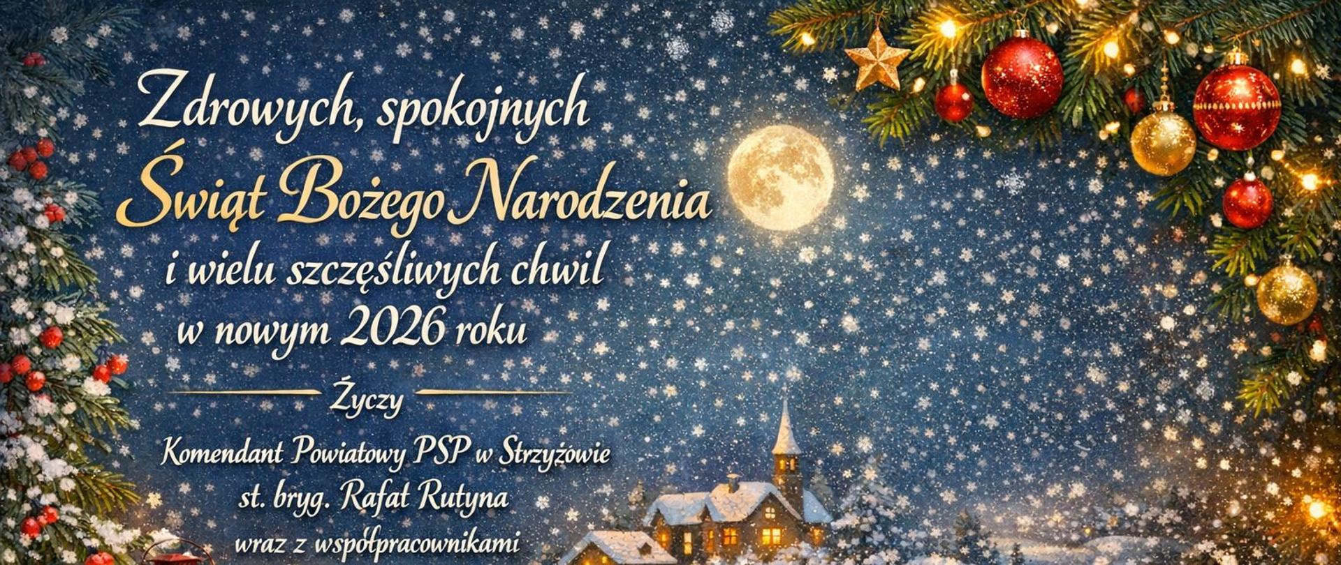 Kartka świąteczna na, której widać w lewym rogu świece i bombki świąteczne, w centralnej części zaśnieżony kościół, pada śnieg