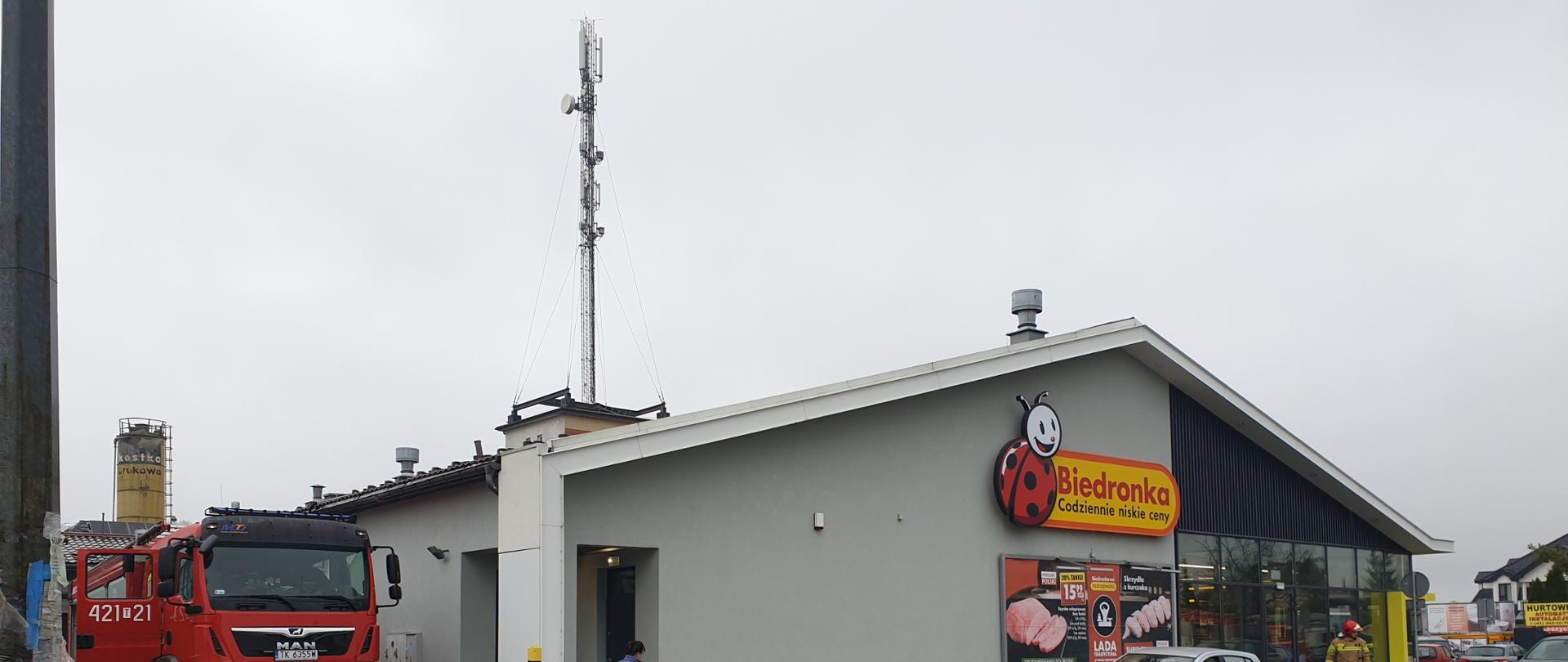 Ćwiczenia taktyczno-bojowe na obiekcie marketu Biedronka