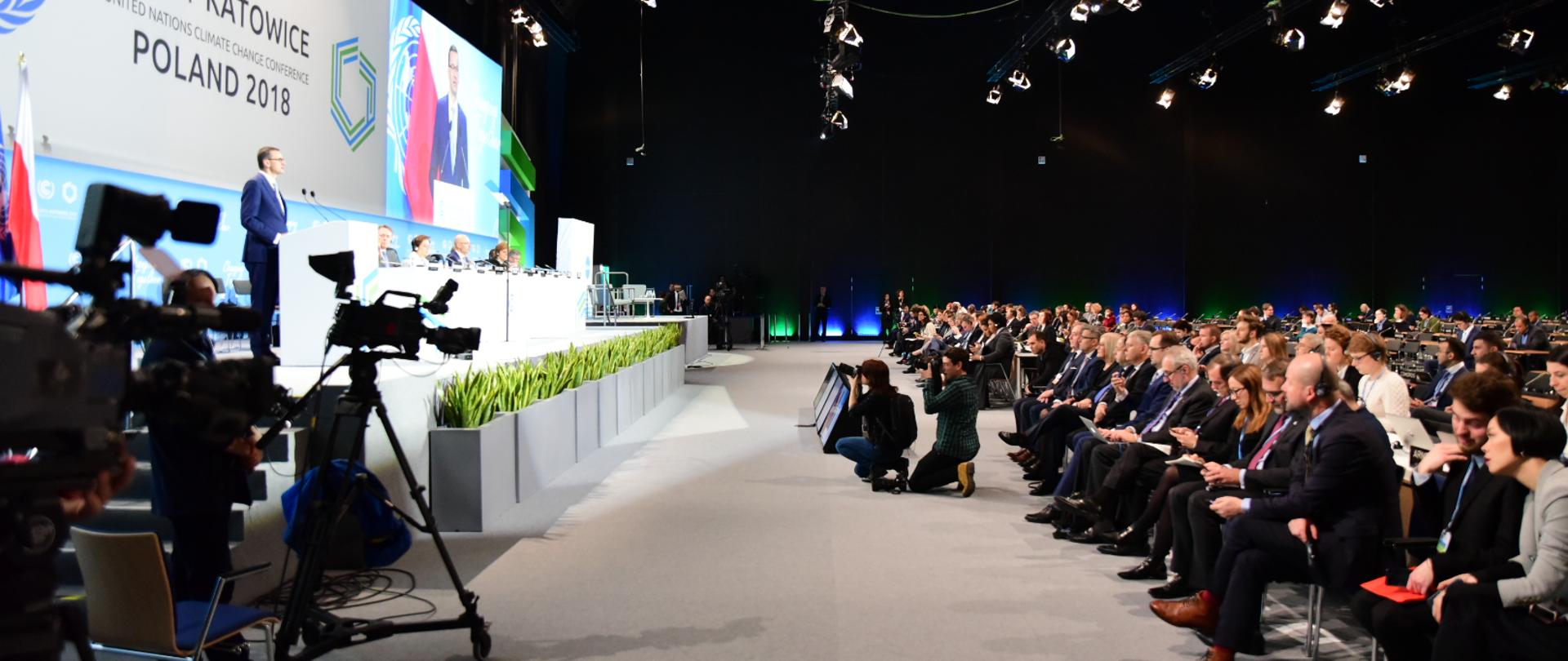 Przemawia Premier RP Mateusz Morawiecki, widok sali
