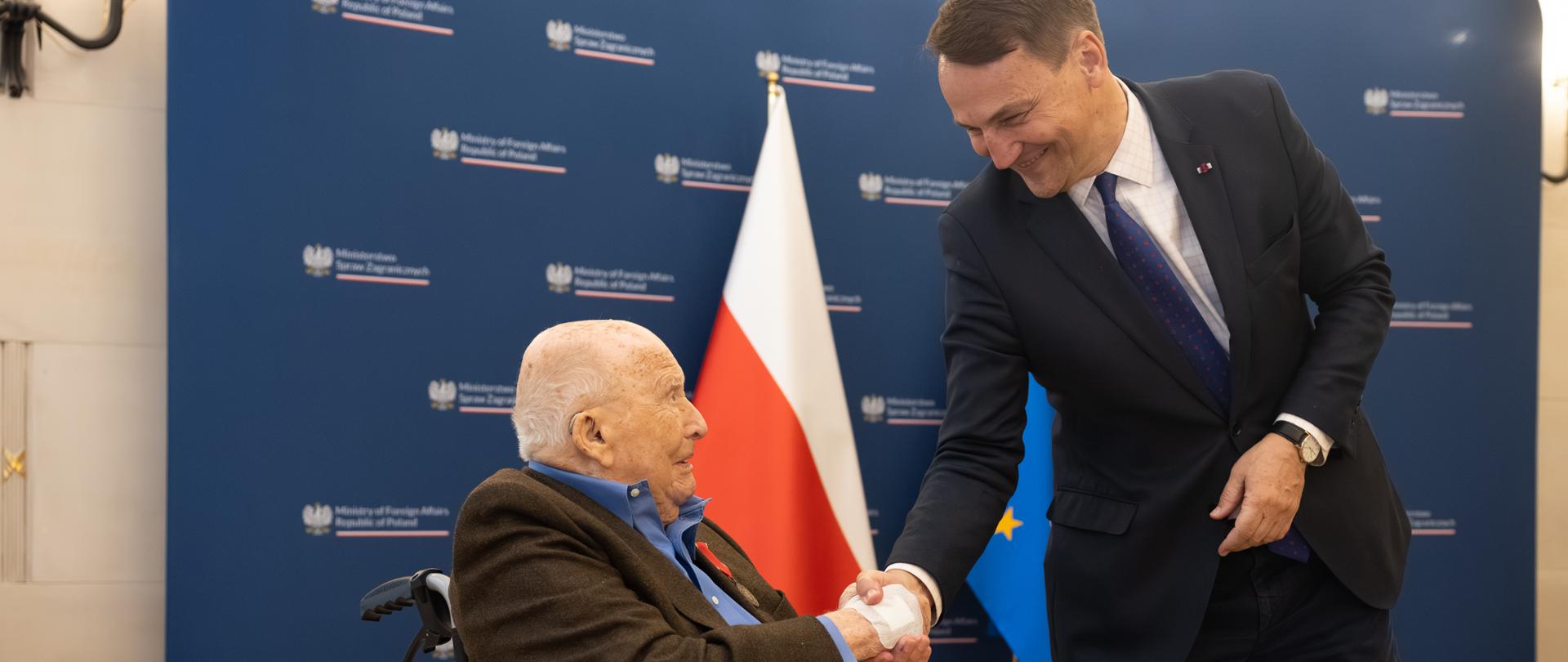 Deputy Prime Minister Sikorski presents Bene Merito honorary distinction to Colonel Stanisław Aronson 