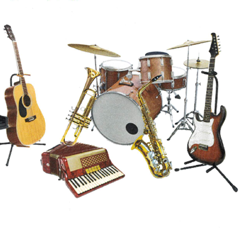 instrumenty muzyczne na białym tle: gitara stoi na statywie, akordeon leży na dole, trąbka nad akordeonem, zestaw perkusyjny na środku, pod nim saksofon, a z prawej strony gitara elektryczna