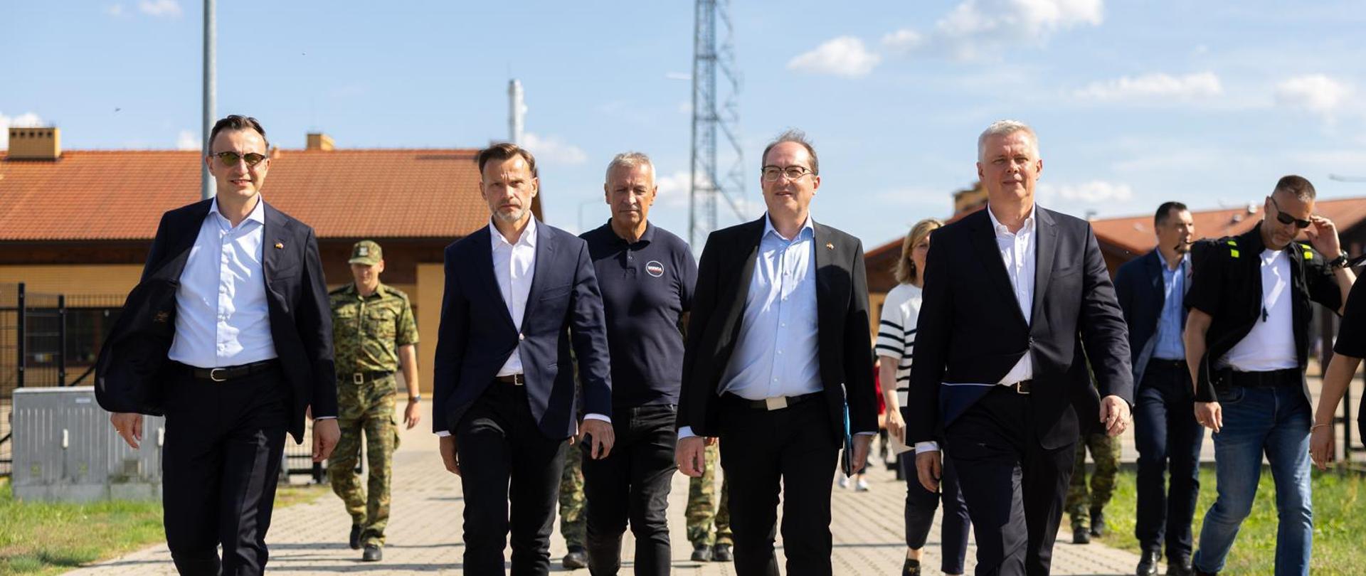 Ministrowie spraw wewnętrznych Polski i Niemiec na polsko-białoruskiej granicy