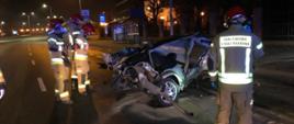 Wypadek ul. Chorzowska Katowice, zniszczony samochód.