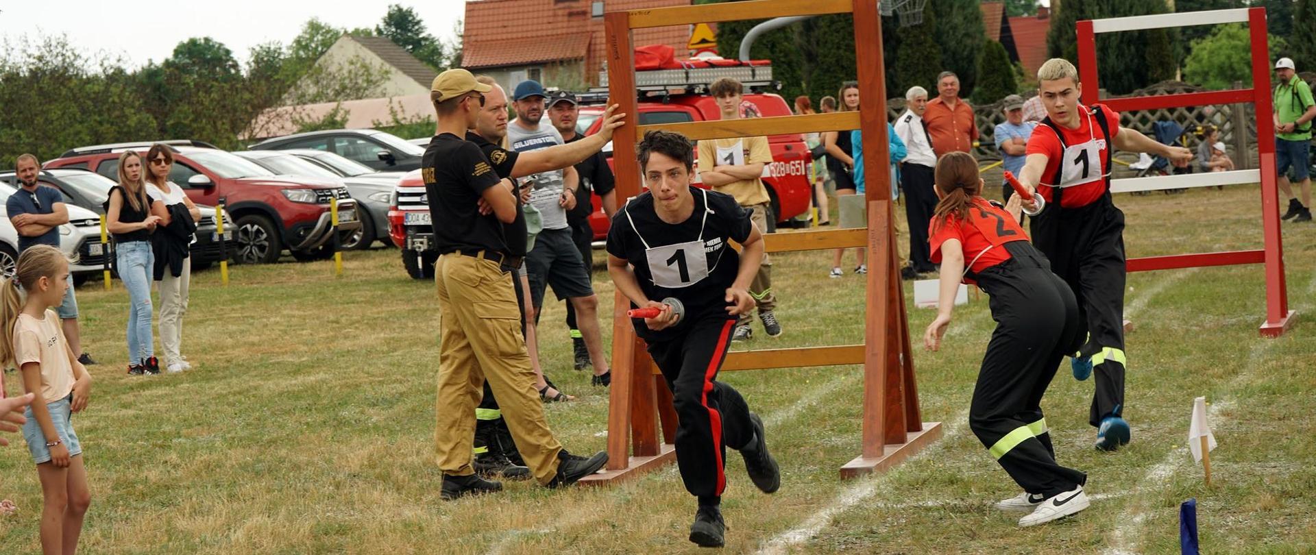 Zawodnicy podczas sztafety