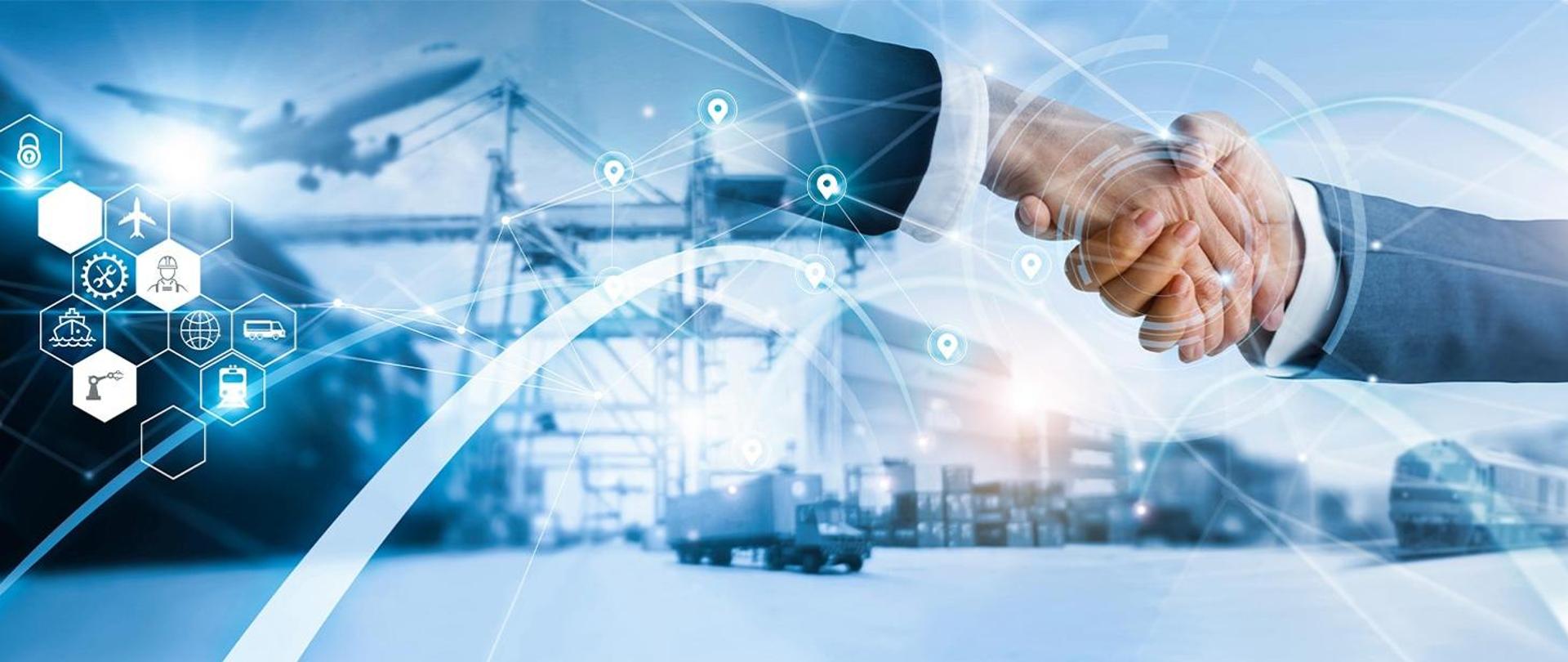 Dwóch mężczyzn podaje sobie ręce na tle portu, pociągu i kontenerów.