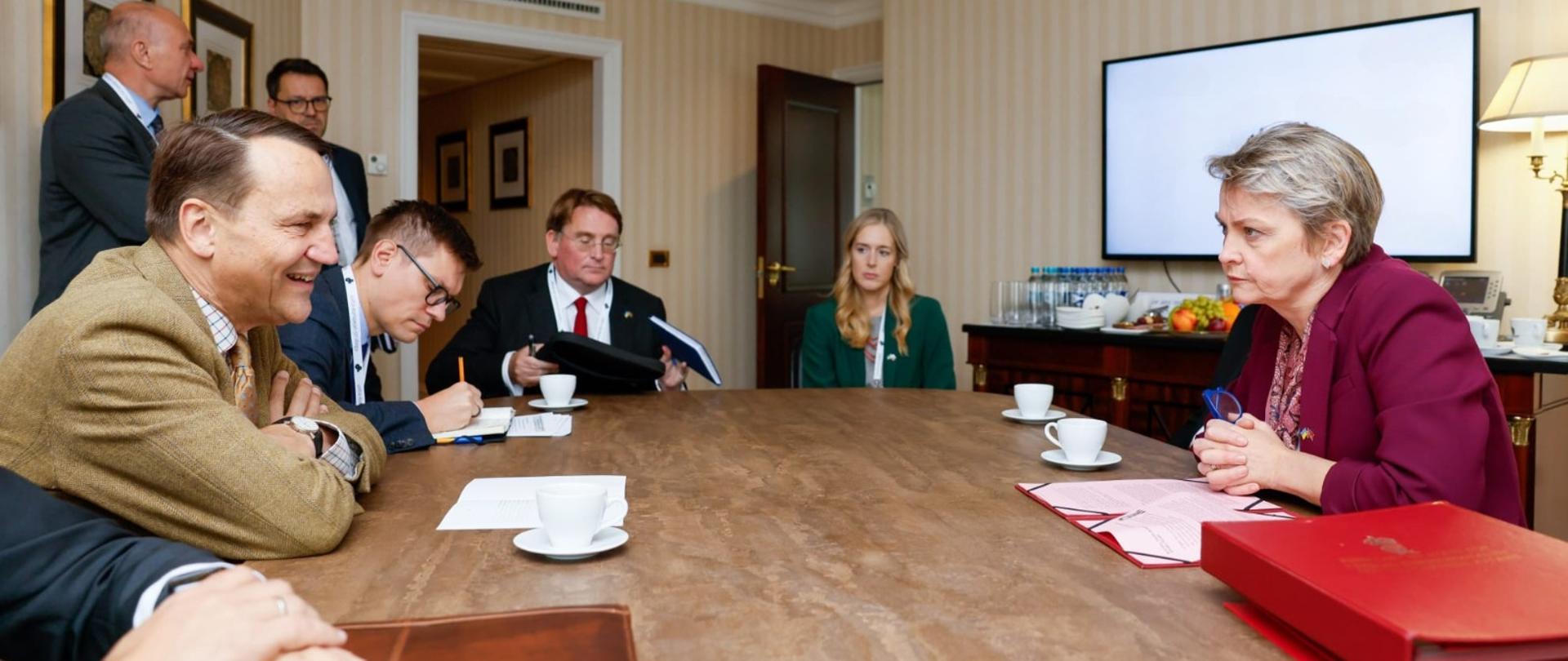 Deputy Prime Minister Radosław Sikorski meets with head of British diplomacy Yvette Cooper in Kyiv