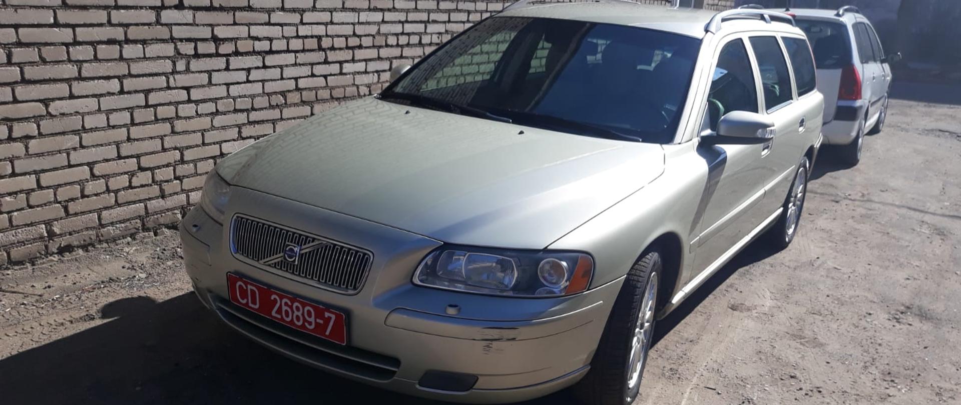 Volvo V70 przód