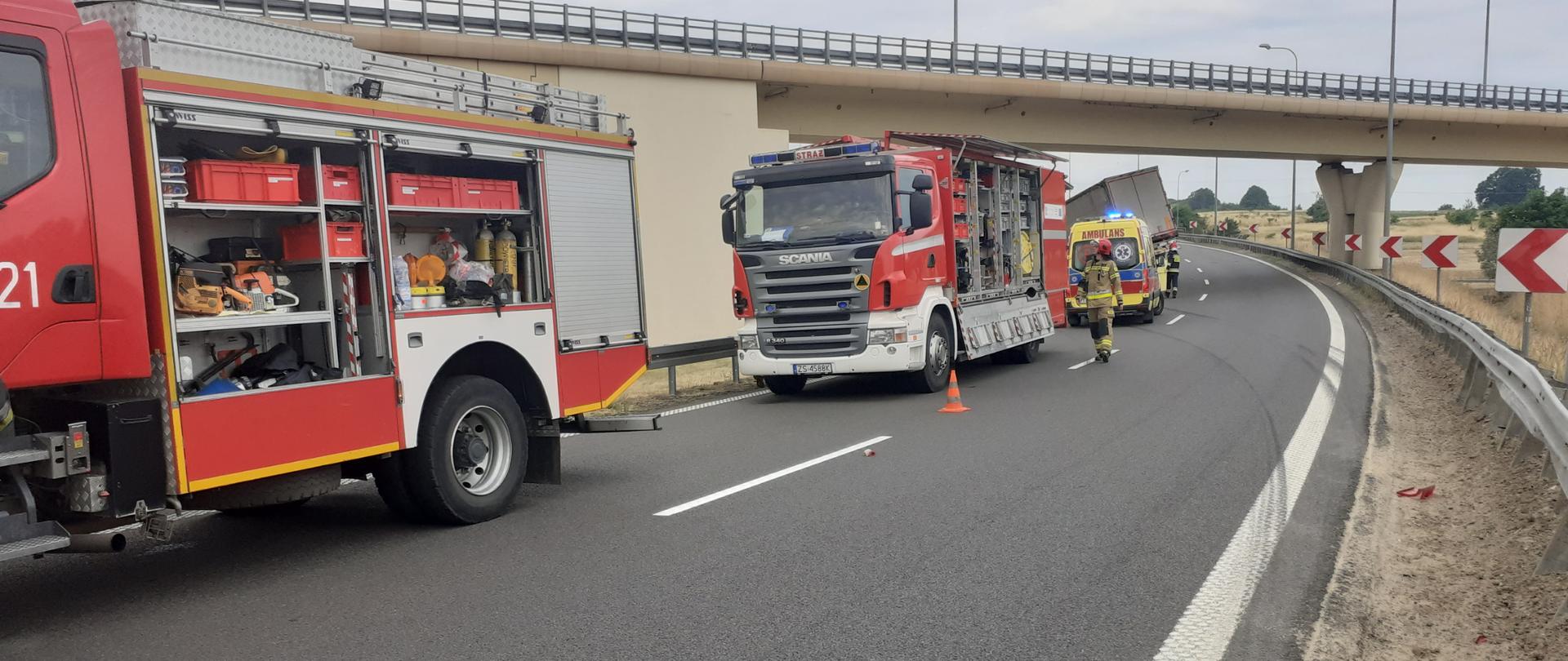 Wypadek samochodu ciężarowego na drodze S3/A6 