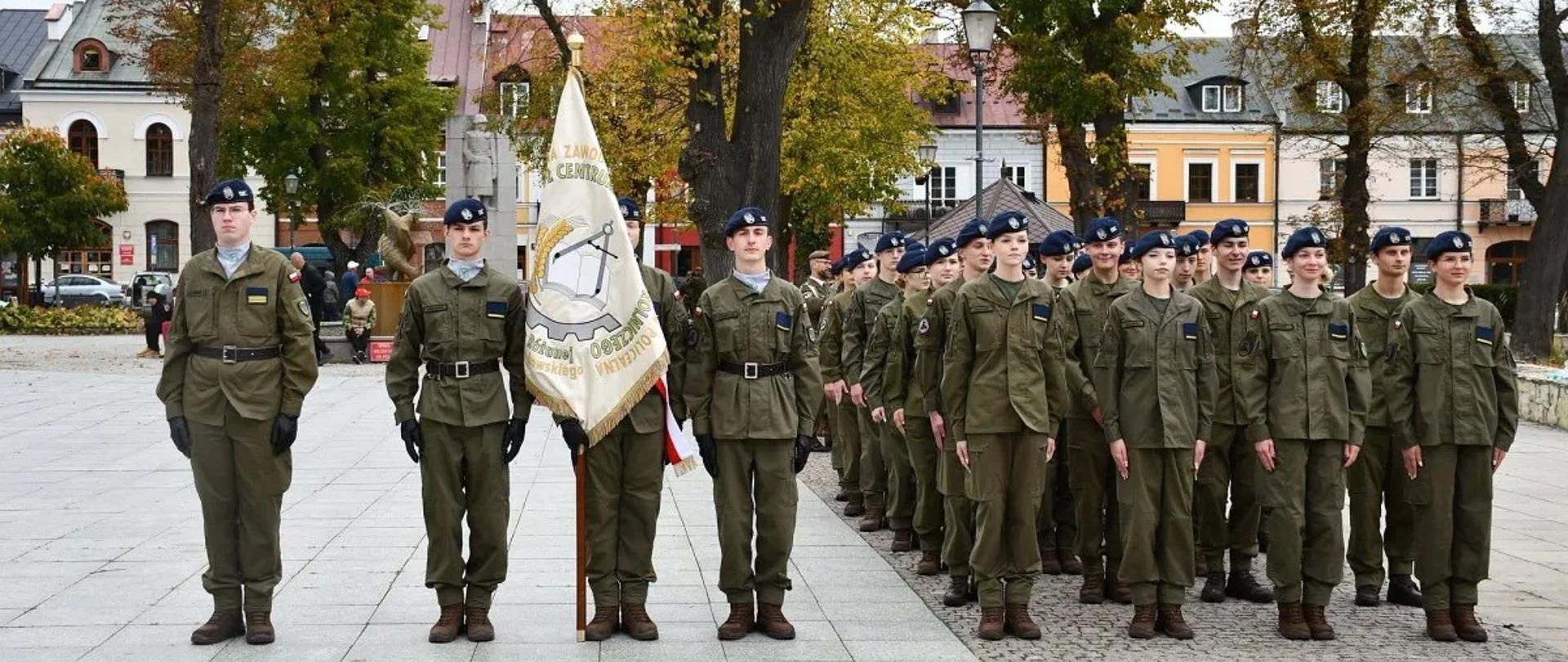 W SŁUŻBIE OJCZYŹNIE I PAMIĘCI – NASI KADECI NA OGÓLNOPOLSKICH OBCHODACH ŚWIĘTA ŻOŁNIERZA REZERWY