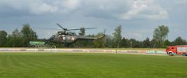 Lądowanie śmigłowca wojskowego w Rawiczu