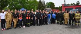 Wspólne zdjęcie osób zaangażowanych w organizację dnia otwartej strażnicy