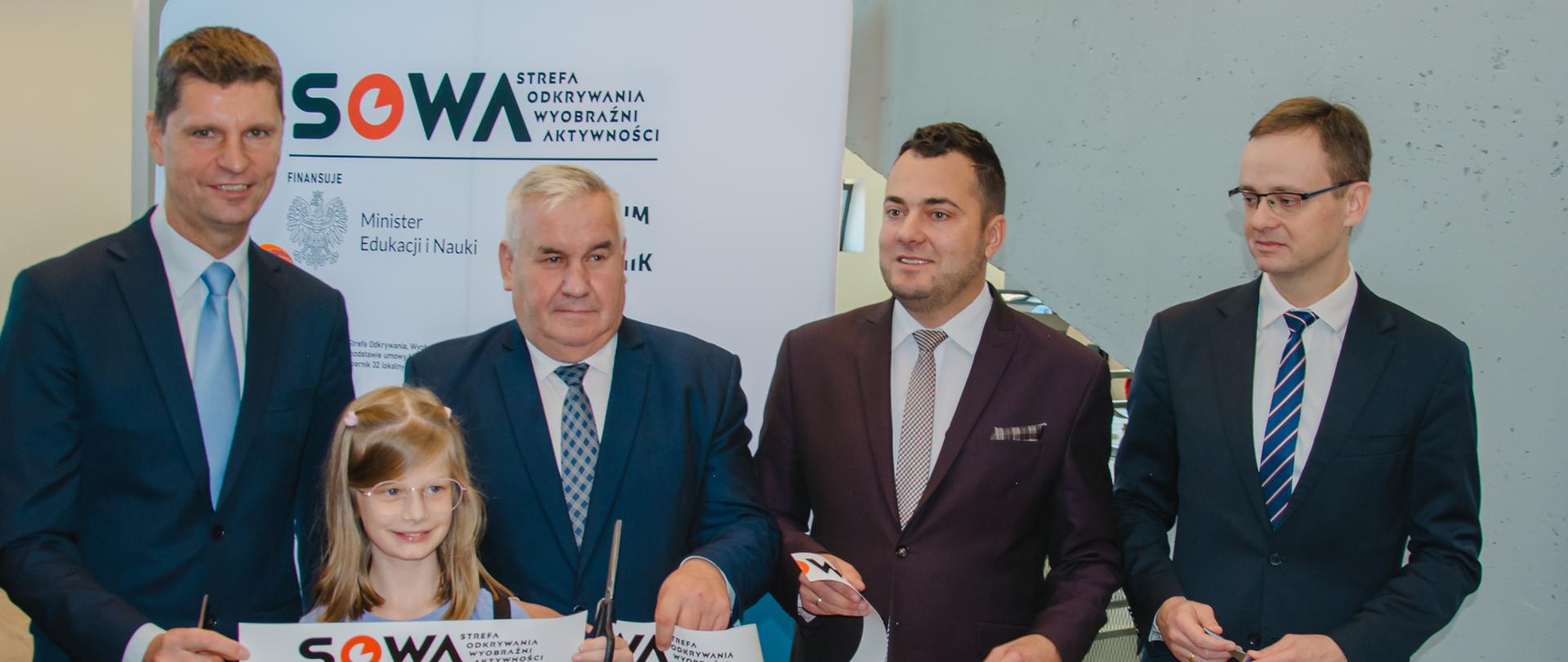 Wicewojewoda podlaski Tomasz Madras na otwarciu Strefy Odkrywania, Wyobraźni, Aktywności (SOWA) w Łomży