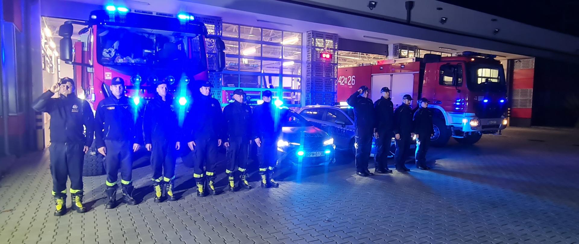 W jednostkach PSP i OSP w całym kraju oddano hołd strażakowi, który zginął podczas służby