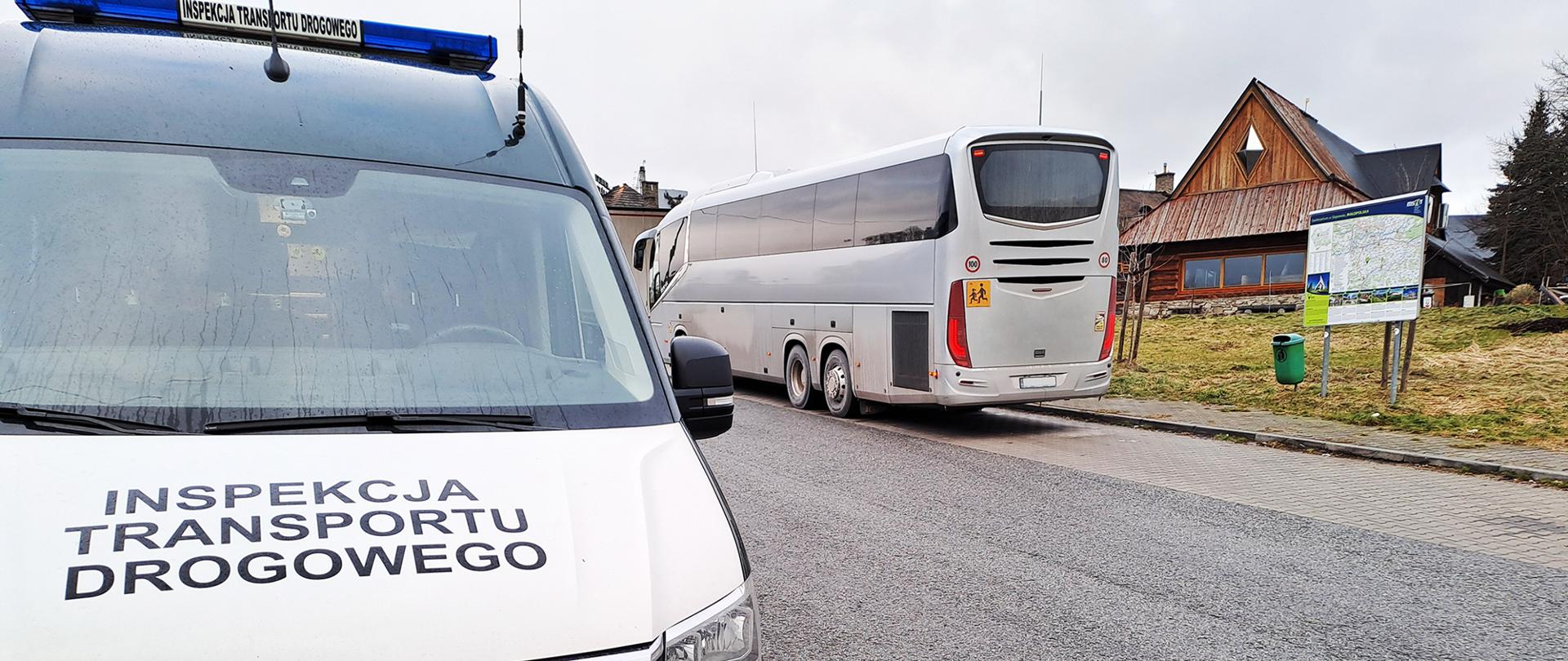 Kontrola małopolskich inspektorów zakończyła się wstrzymaniem dalszej jazdy autokaru
