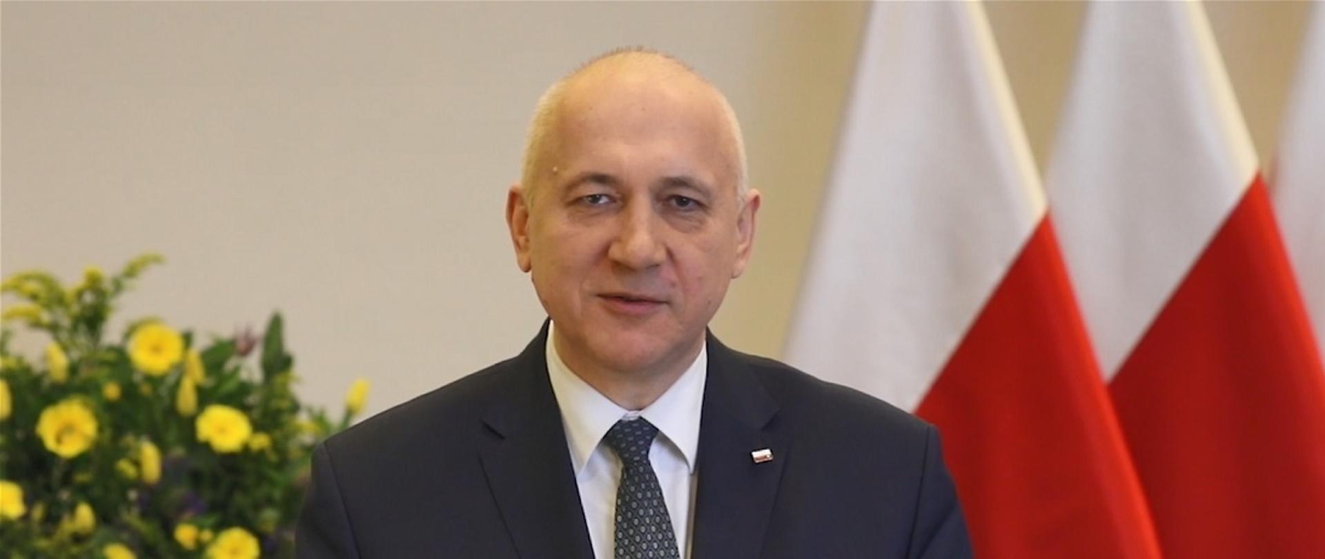 Życzenia ministra Joachima Brudzińskiego z okazji Dnia Kobiet.