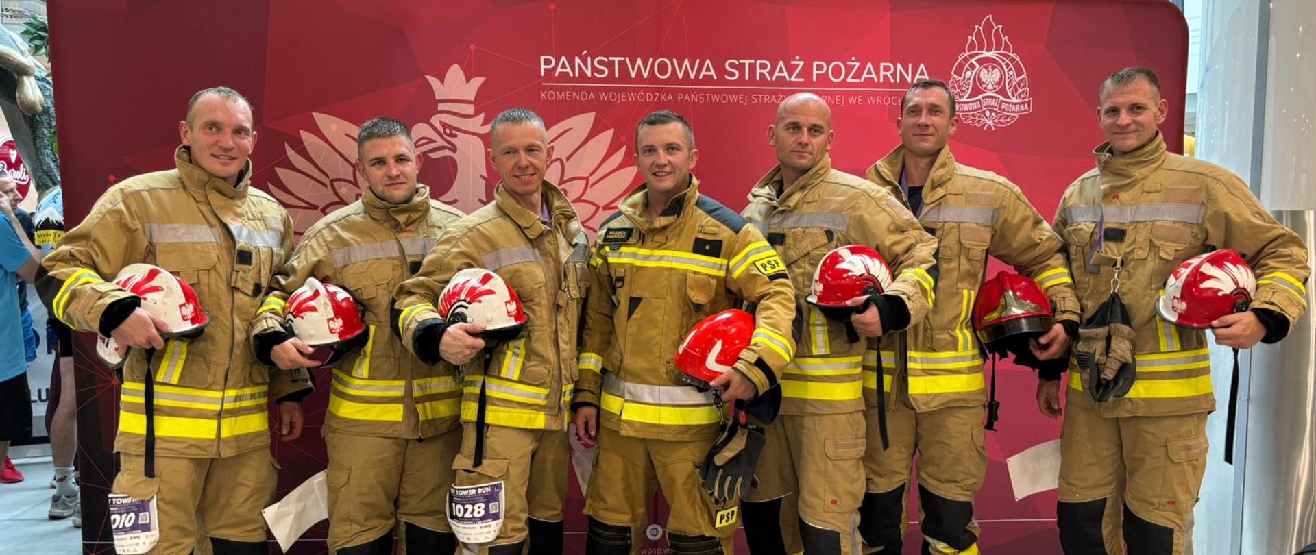 Rybniccy Strażacy w Czołówce II Mistrzostw Polski w Biegu po Schodach Sky Tower Run 2025