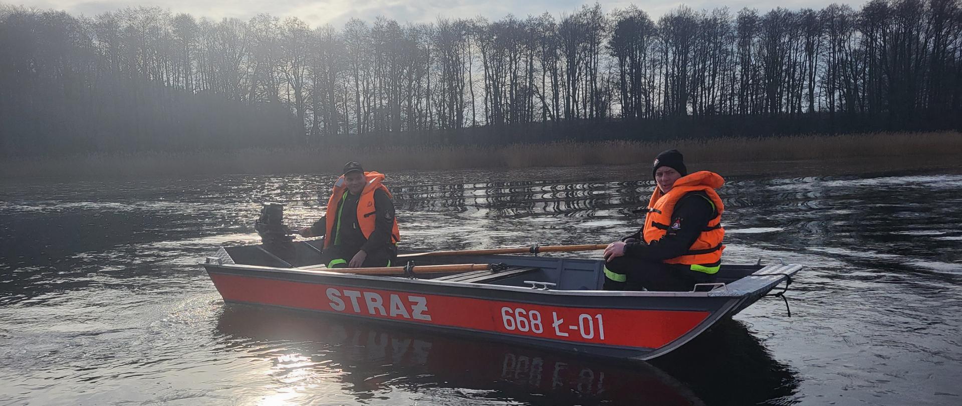 Strażacy łódka woda 