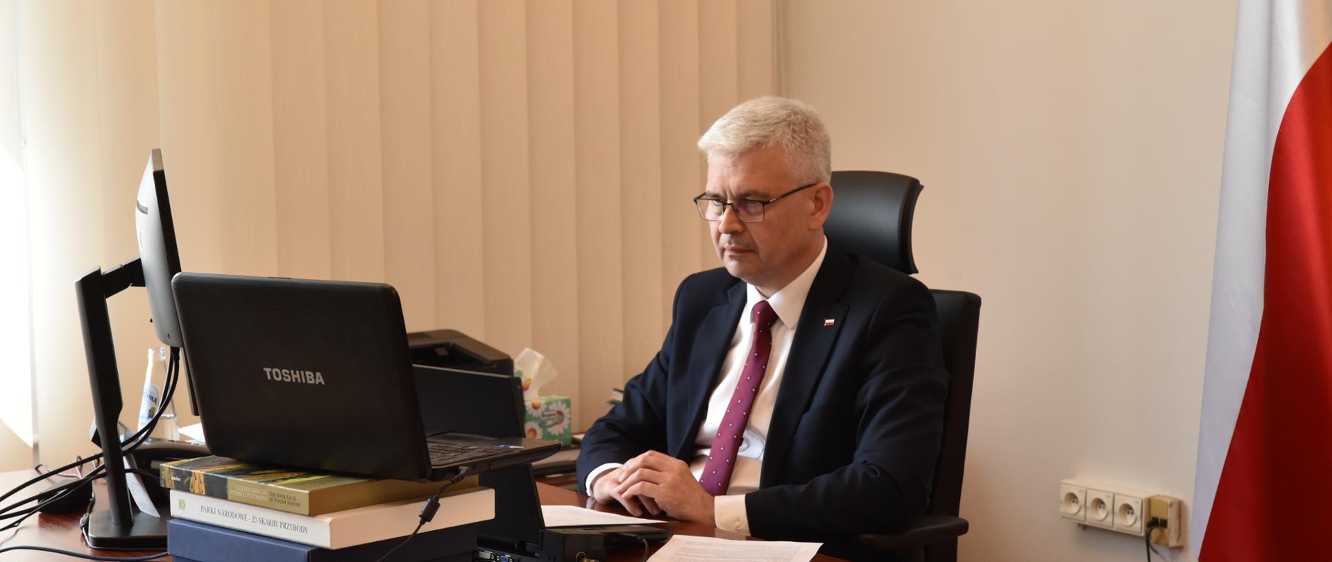 Wiceminister klimatu Ireneusz Zyska podczas E-konferencji - Podsumowanie raportu „Rynek Fotowoltaiki w Polsce 2020”