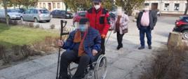Pomoc seniorom w dotarciu do punktu szczepień