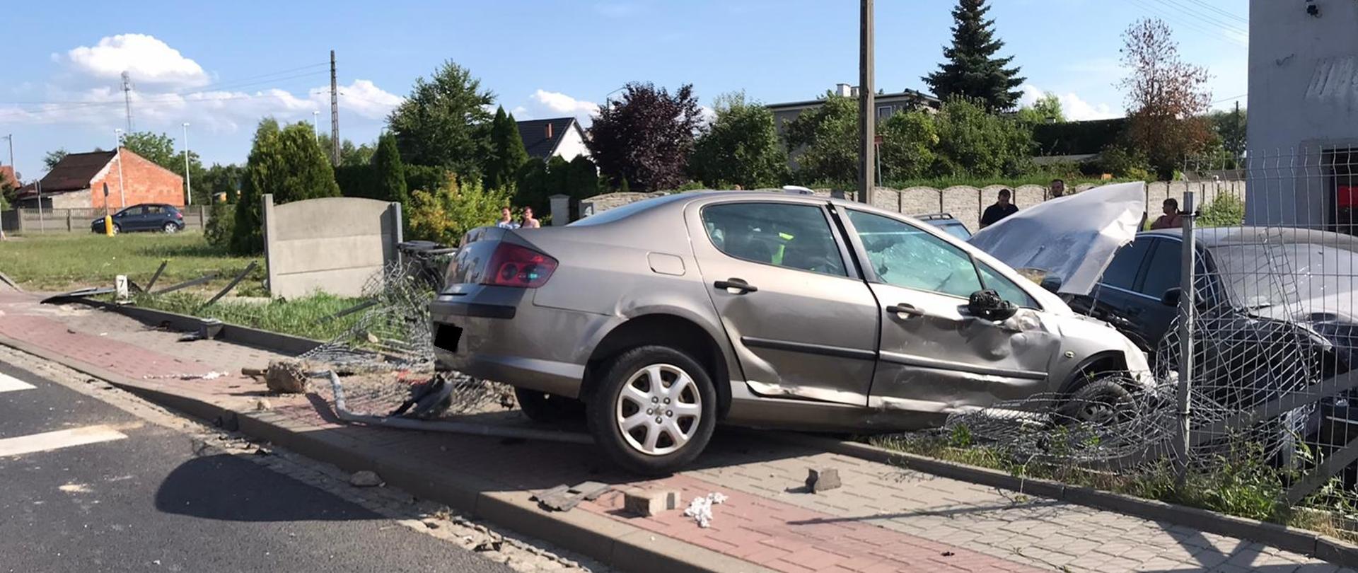 Wypadek z udziałem samochodu osobowego na DK 94 w miejscowości Skorogoszcz