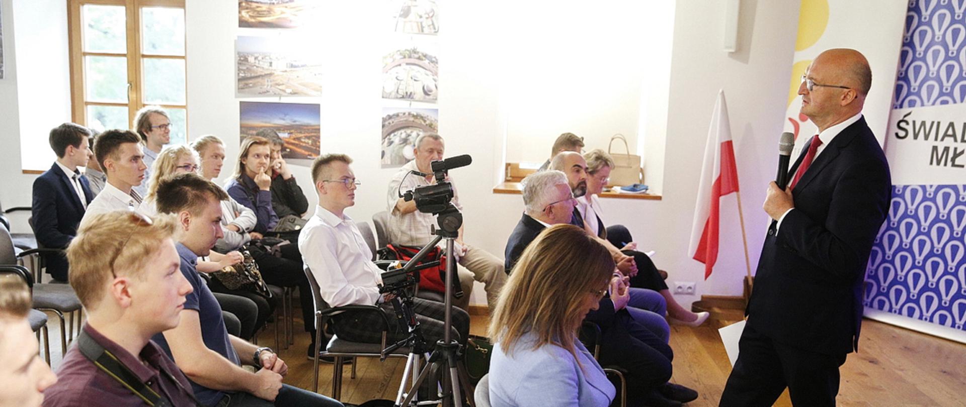 Początek cyklu debat na temat osiągnięć polskiej polityki zagranicznej w latach 2015-2019