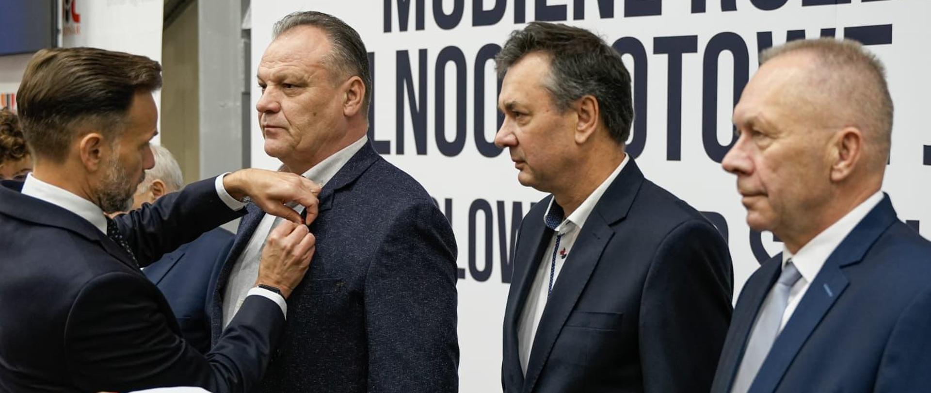 Wizyta wojewody podlaskiego w hali Pronaru w Siemiatyczach