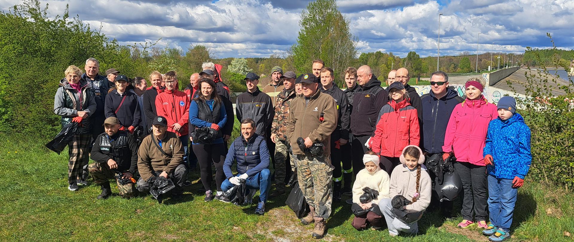 Akcja sprzątania śmieci na terenie Zbiornika Przeczyce