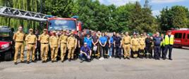 Wspólne zdjęcie służb biorących udział w dniach otwartych strażnic