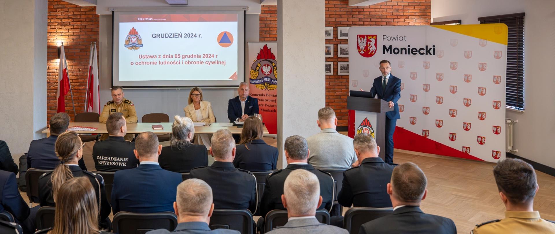 Spotkanie wojewody podlaskiego z samorządowcami z powiatu monieckiego na temat OLiOC