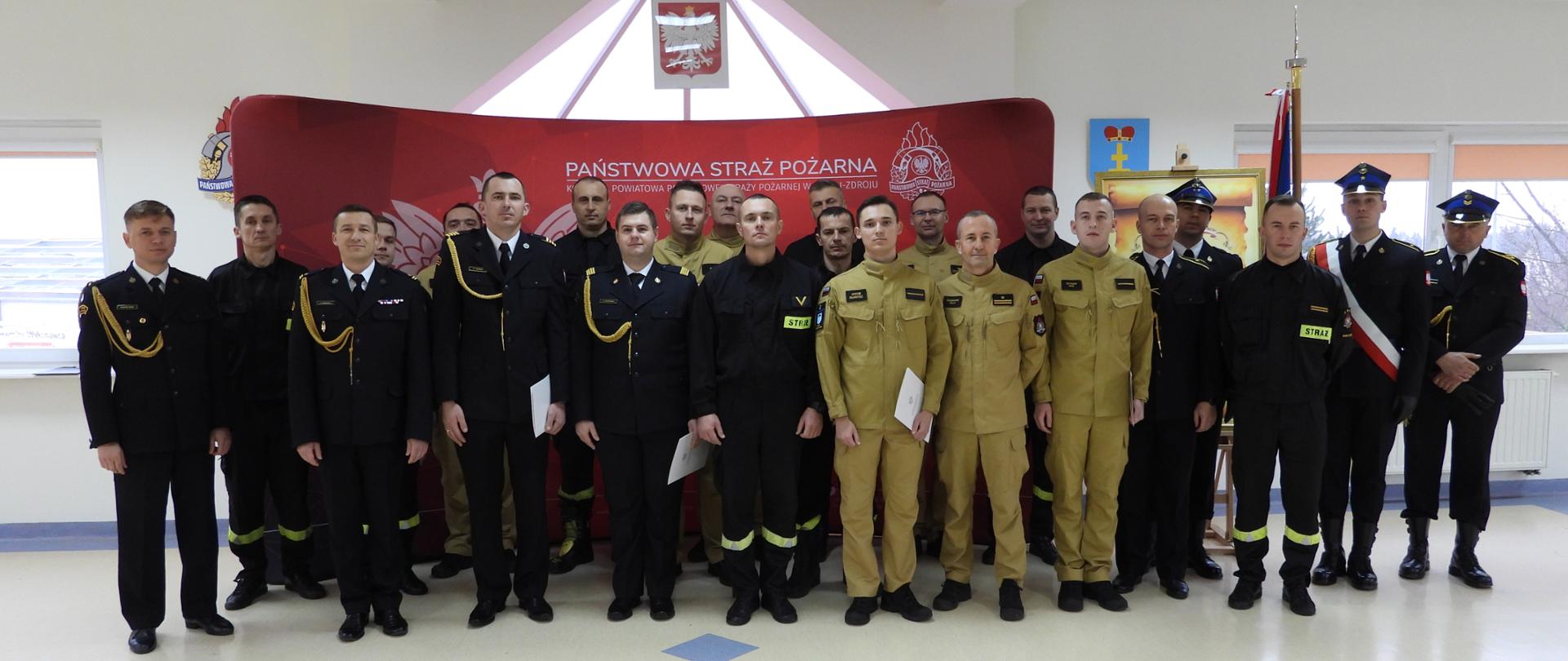 Awanse z okazji Święta Niepodległości w KP PSP w Busku-Zdroju