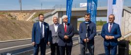 Otwarcie drogi pod nowym wiaduktem kolejowym we wsi Średnica-Maćkowięta