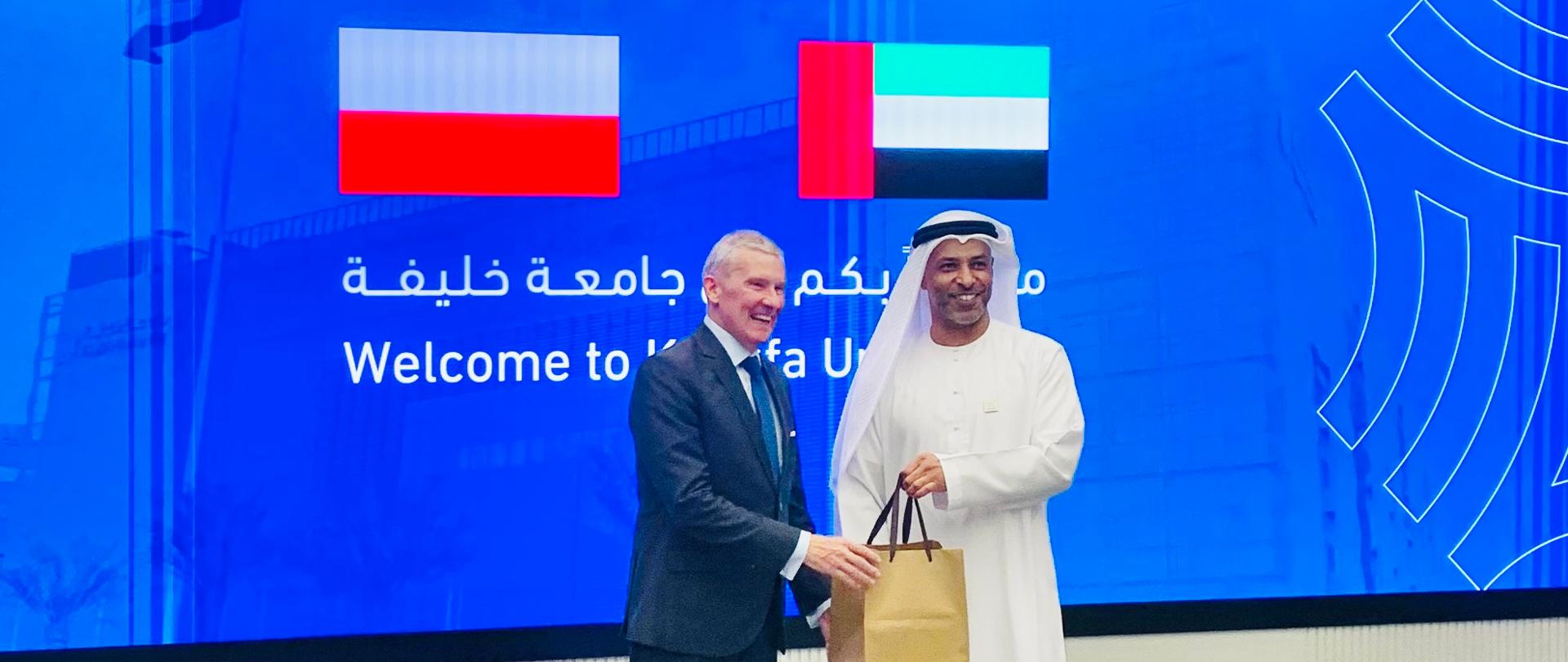 Na zdjęciu szef placówki Grzegorz Gawin z prof. Ebrahimem Al Hajri Rektorem Uniwersytu Khalifa w Abu Dhabi 