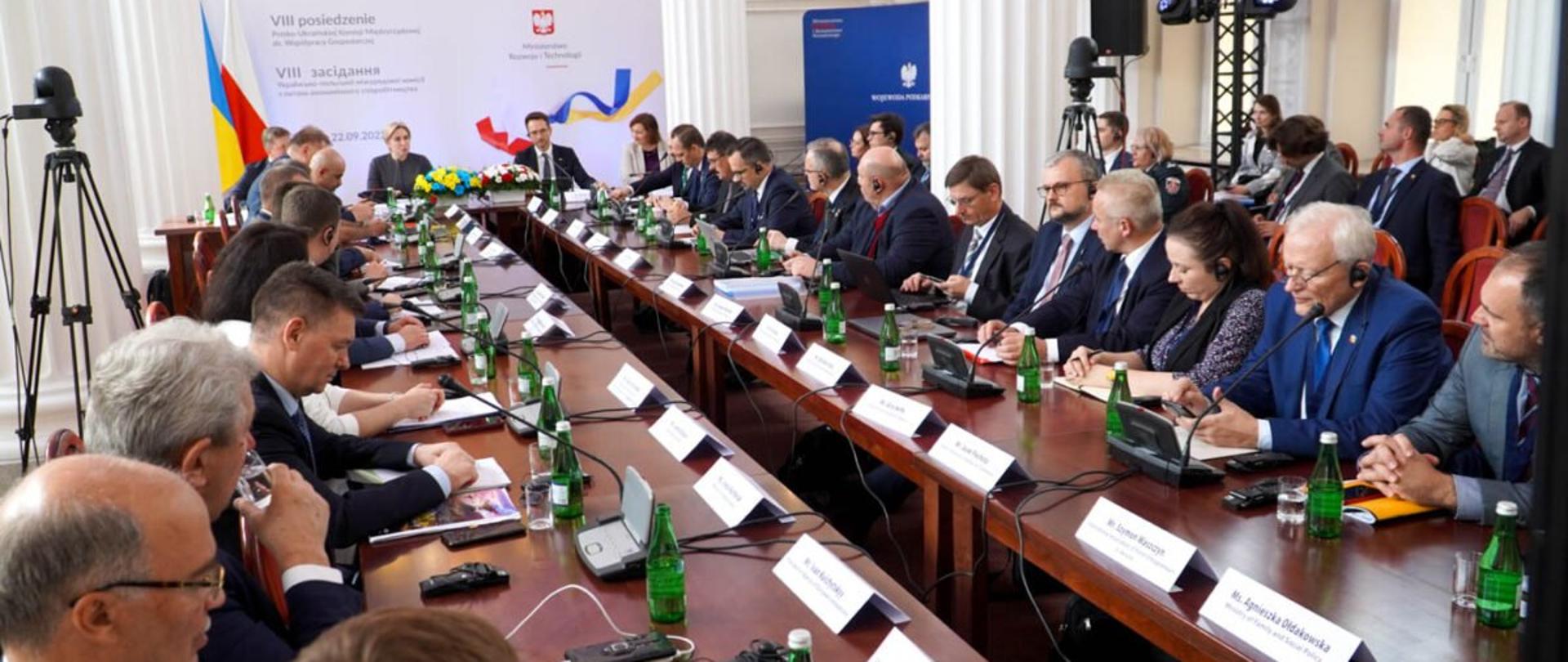 Uczestnicy posiedzenia Polsko-Ukraińskiej Komisji Międzyrządowej ds. Współpracy Gospodarczej