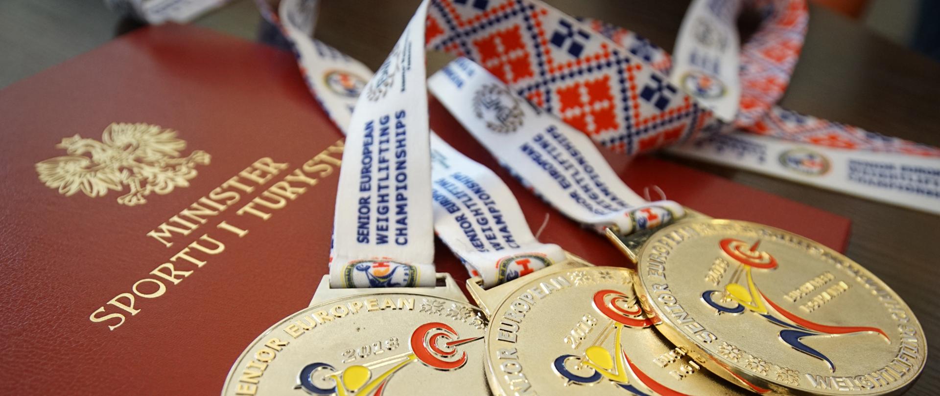 Medaliści mistrzostw Europy w podnoszeniu ciężarów z wizytą w Ministerstwie Sportu i Turystyki