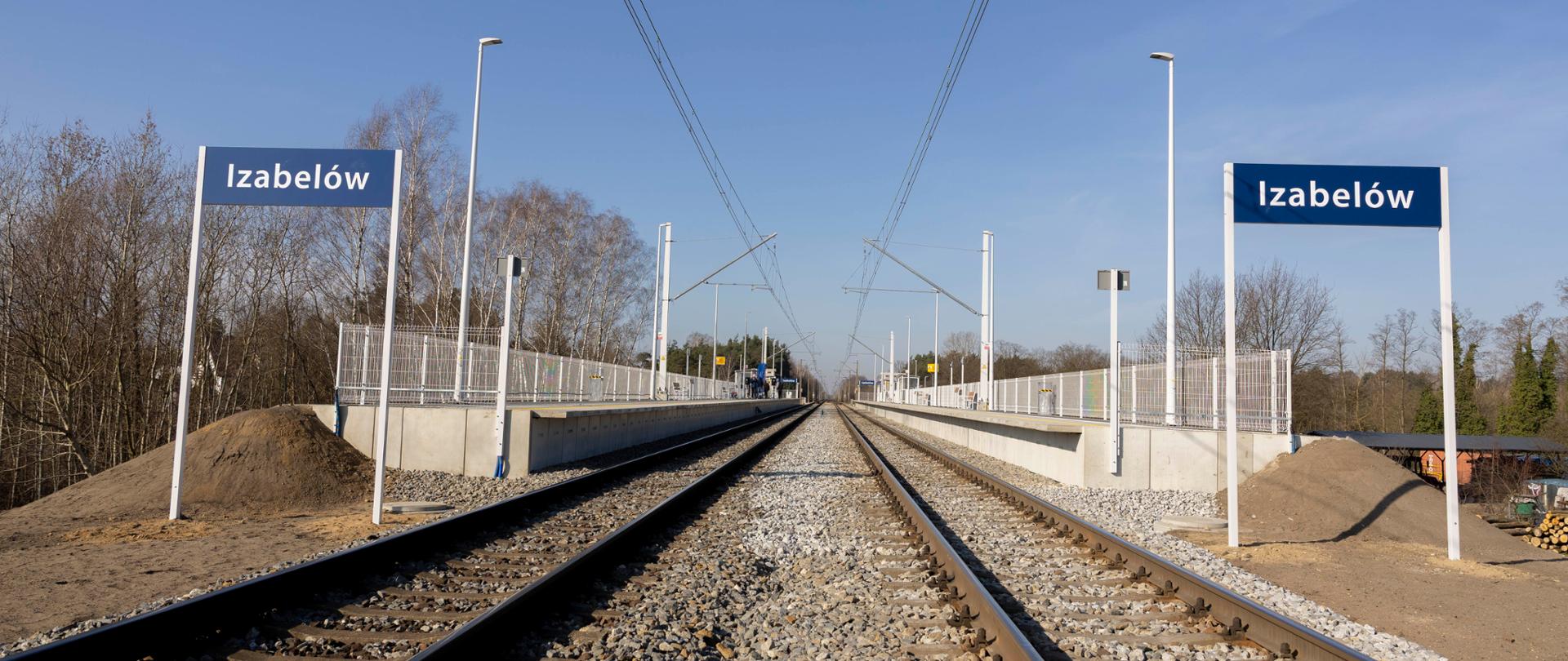 Oddany do użytku nowy przystanek kolejowy Izabelów, w pobliżu Zduńskiej Woli. 
