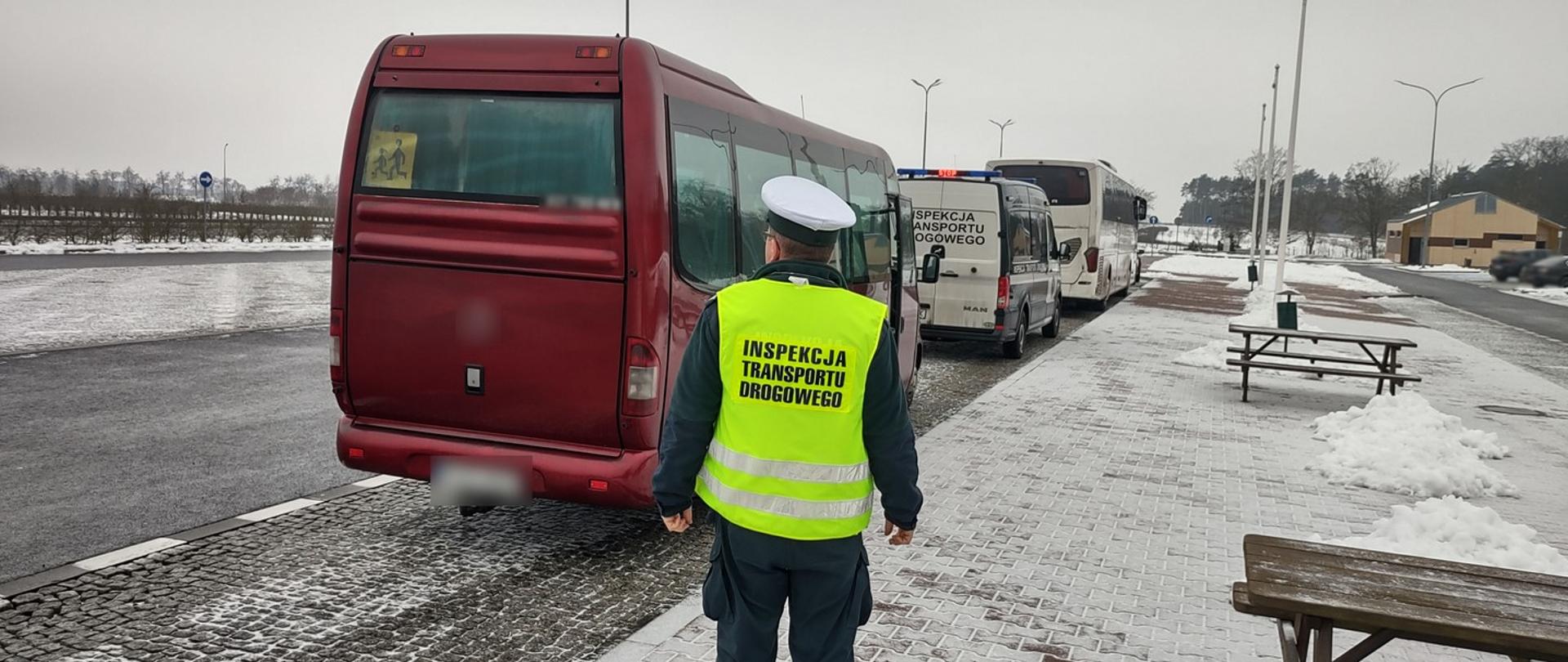 Wiele naruszeń znaleźli wielkopolscy inspektorzy podczas kontroli autobusów i autokarów przewożących dzieci i młodzież